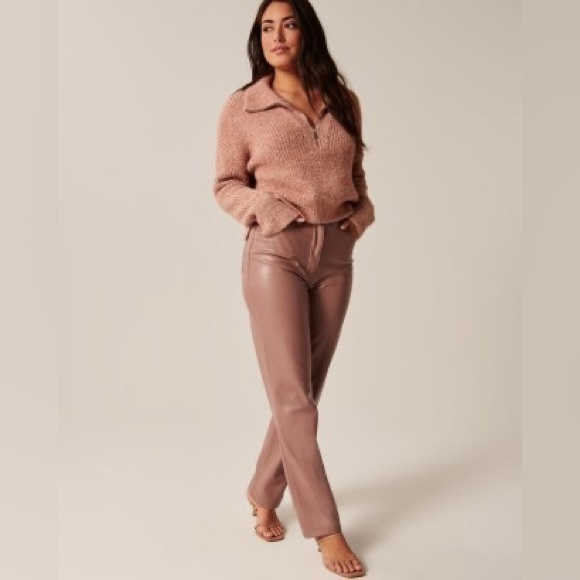 Abercrombie & Fitch Vegan Leather 90’s Straight Pant - Picture 2 of 3